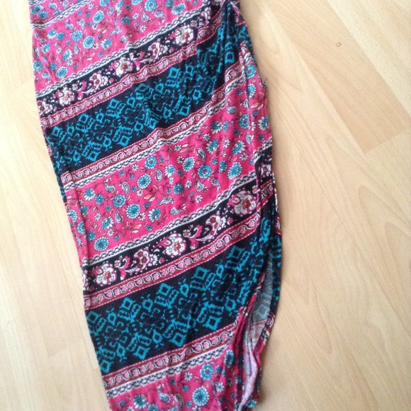 Cute slant dress - Picture 2 of 4